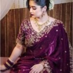 রয়্যাল জিম্মি চু ভেলভেট শাড়ি - জাম কালার - Image 3